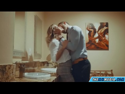 ❤️ 公衆トイレで巨乳金髪美女に誘惑されたら ️❌  at us ja.sexuria-net.ru ❌️❤